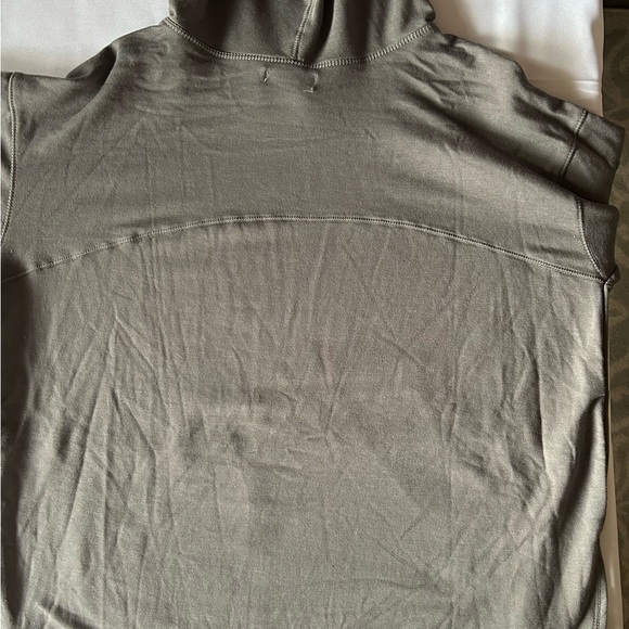 Max Studio Hooded Lightweight Sweatshirt - Picture 5 of 6